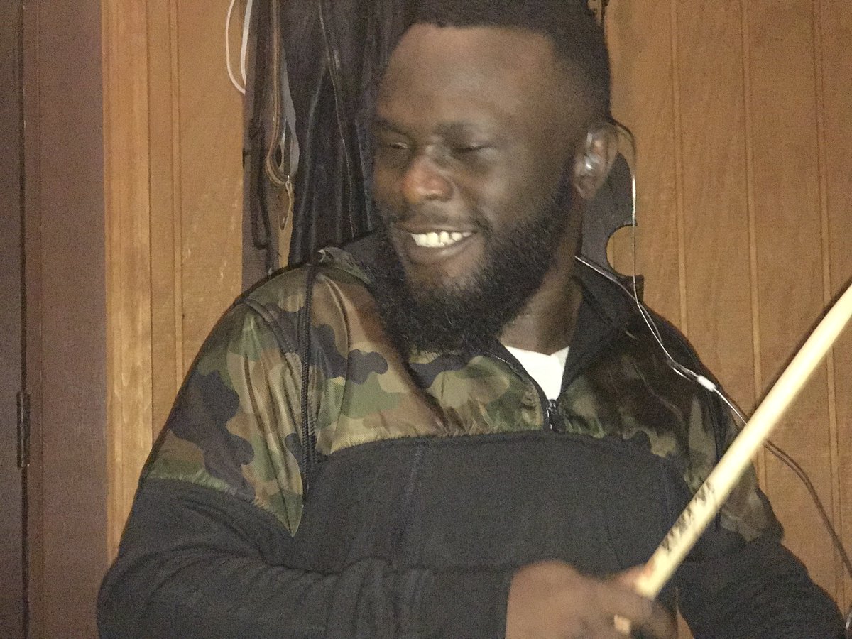 Bluehouse100's tweet photo. 🎃 What a great time recording at Blue House Productions today! 🎃
      Thanks Michael Hicks and Olaolu Ajibade! https://t.co/g3PIPUjSZr