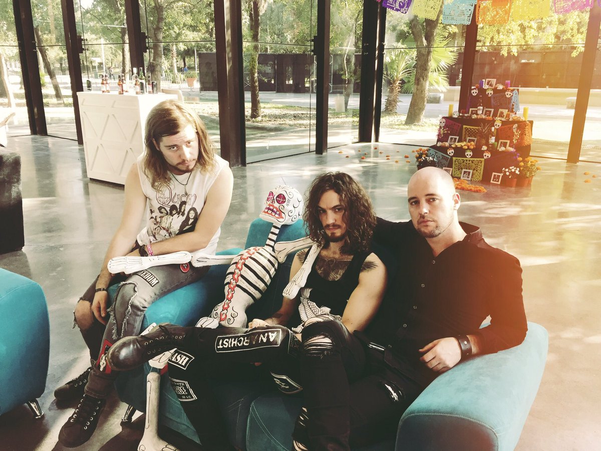 What an amazing trip. Made it home and already missing Mexico. Such an incredible festival and saw so much great music. Thanks for having us <a href="/NorthSideMty/">Northside</a> 

#raveneye #dayofthedead #mexico #monterrey #northside