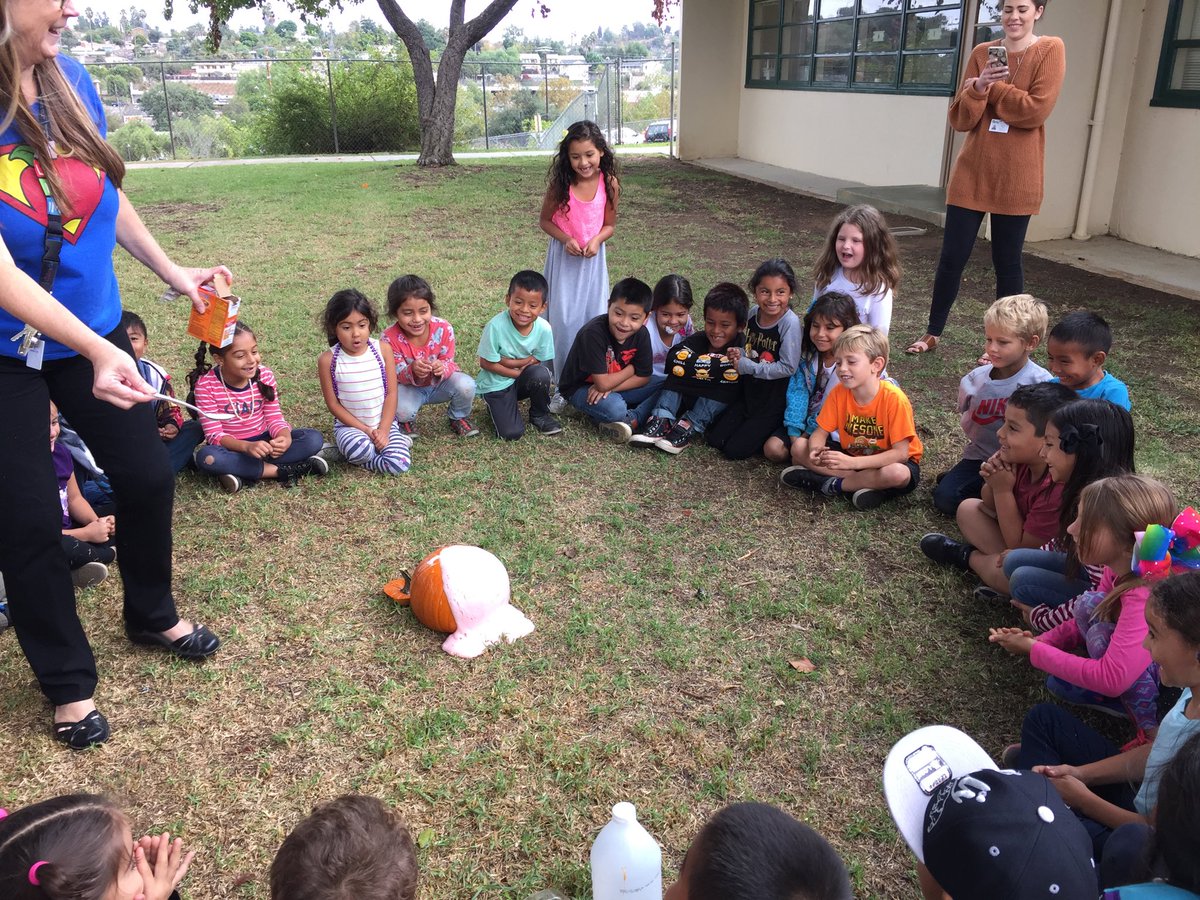 Science fun for Halloween! Erupting pumpkin! #FUESD #FSS_STEM