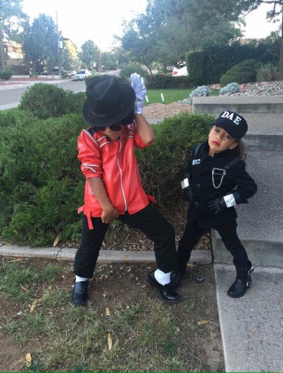 tdroberson74's tweet image. The KANG and QUEEN inspiring the children. #MichaelJackson @JanetJackson #HappyHalloween 🎃