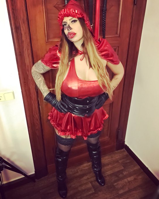 🎃HAPPY HALLOWEEN🎃 meine S&uuml;&szlig;en 💋 #love #kiss #reformation #followme #halloweenmakeup #halloween #rotk&auml;ppchen<a href="/tag/love"class="tags">#love</a><a href="/tag/kiss"class="tags">#kiss</a><a href="/tag/reformation"class="tags">#reformation</a><a href="/tag/followme"class="tags"><span>#followme</span></a><a href="/tag/doll"class="tags"><span>#doll</span></a><a href="/tag/barbie"class="tags"><span>#barbie</span></a><a href="/tag/halloween"class="tags"><span>#halloween</span></a><a href="/tag/halloweenmakeup"class="tags"><span>#halloweenmakeup</span></a>