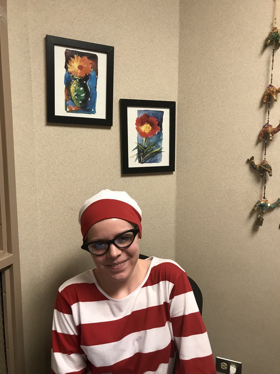 doctort2's tweet photo. @StMarysGSB @StMarysU welcome to the happy dark side of the world! #HappyHalloween2017 #RattlerFun https://t.co/3vgjNqExIR