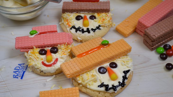 RadaCutlery's tweet photo. Make your #Halloween spooky good with these 4 easy and scary recipes for cookies and cupcakes! #recipe #trickortreat https://t.co/SqgfVDGKU4 https://t.co/ThkAjdLYI7