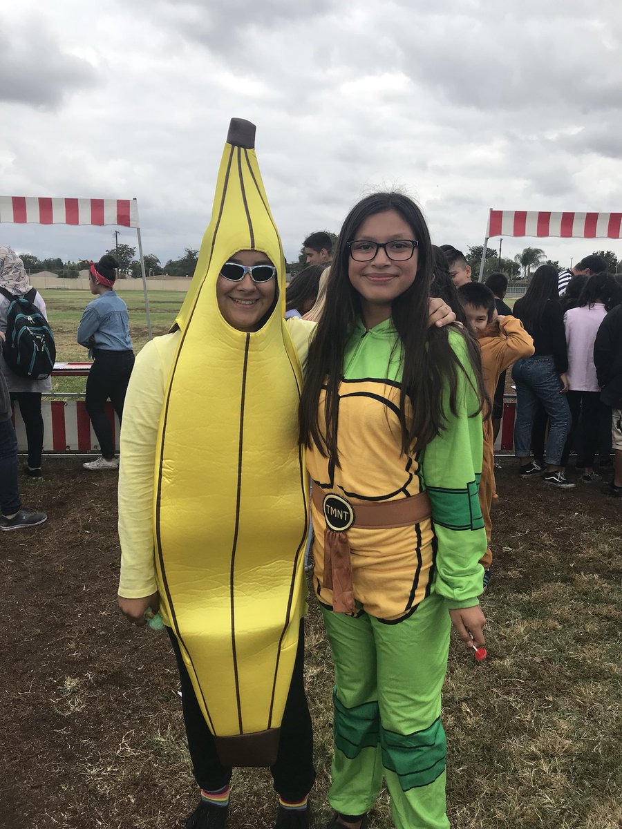 NicolasKnights's tweet photo. Halloween fun at our #PBIS kickoff carnival! #NicolasPride #CODE2017 🎪🎃 https://t.co/ifkHMagaST