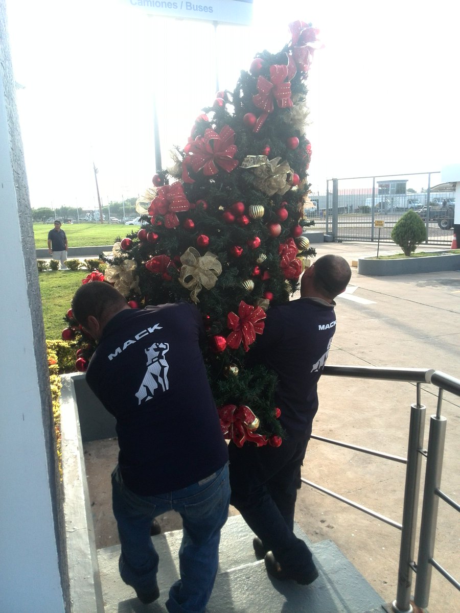 MackZulia's tweet photo. LOS GRINCH SE NOS LLEVAN LA NAVIDAD!!!
No cabe duda que la navidad nos llena de alegrías a todos!
#FamiliaMack #MackZulia #MackesMack https://t.co/m4qQVwVZzE