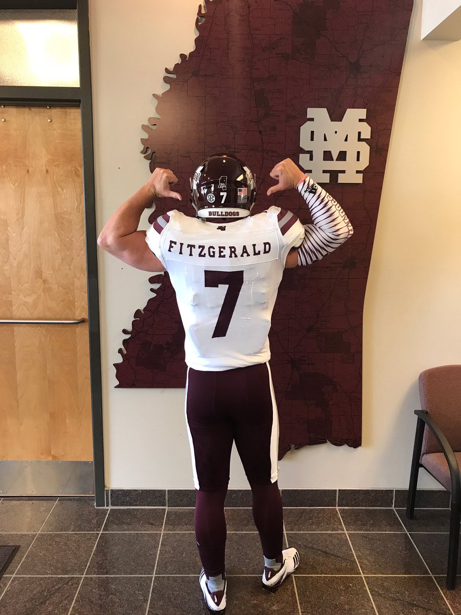 CoachCannizaro's tweet image. Happy Halloween!!!!
@HailStateBB is all in on @HailStateFB 
Jacked up to watch you guys play Saturday at DWS!
#HailState💪