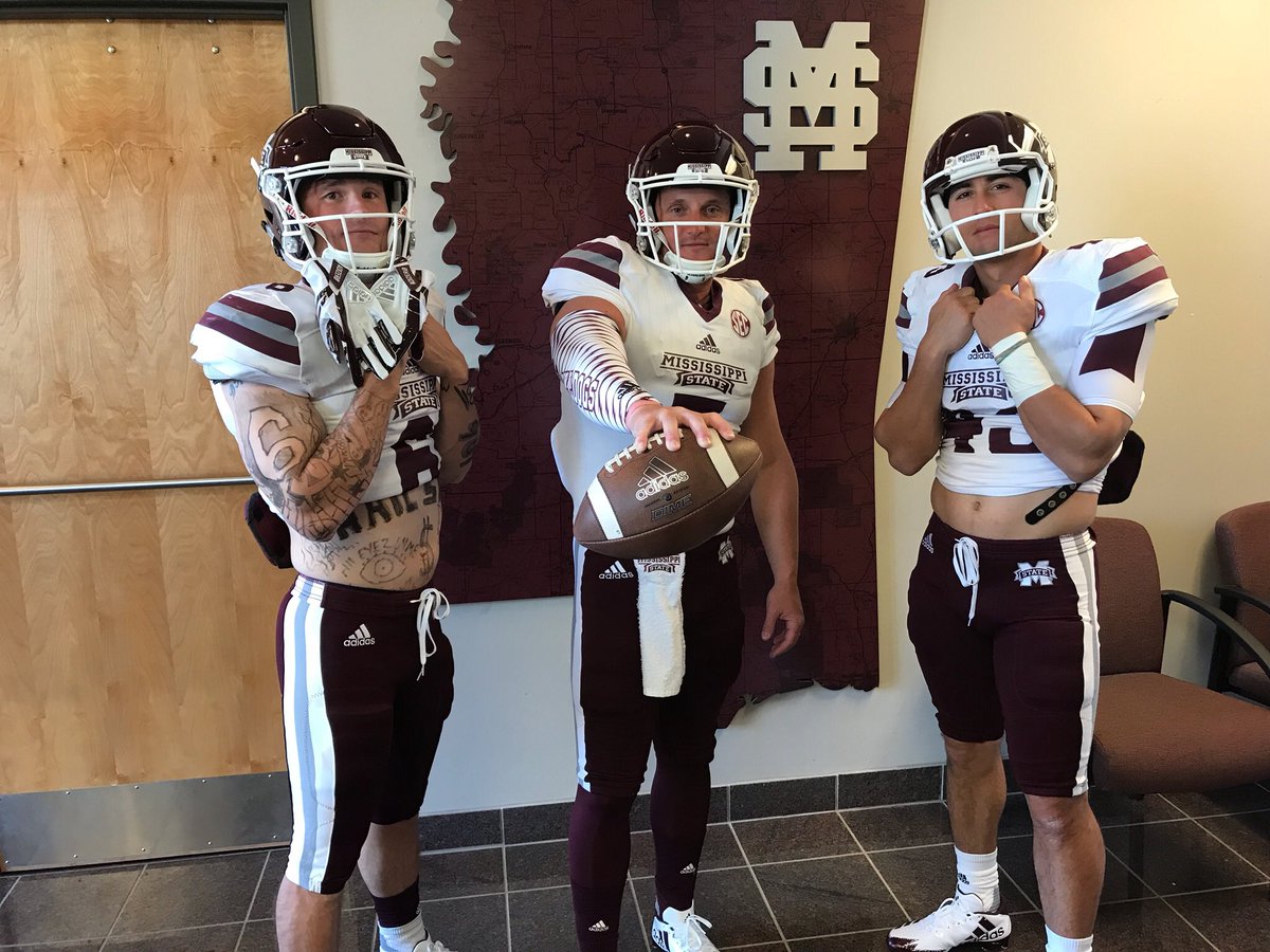 CoachCannizaro's tweet image. Happy Halloween!!!!
@HailStateBB is all in on @HailStateFB 
Jacked up to watch you guys play Saturday at DWS!
#HailState💪