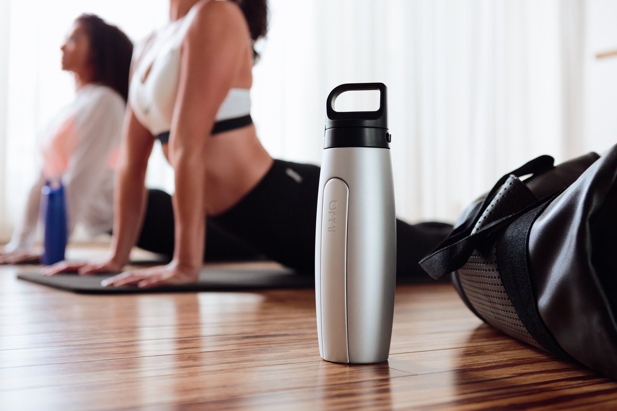 omibottle's tweet photo. Make sure to #recharge your body today. Whether you’re on the #yoga mat or walking on lunch break #OMIBottle is the best #wellness companion https://t.co/4vwXBr7U0t
