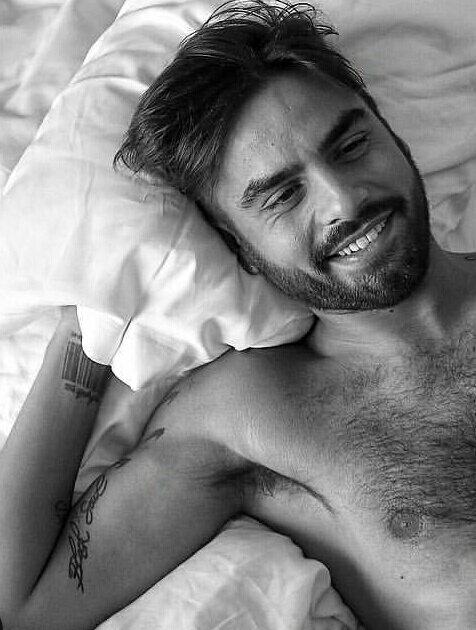 Alby1520's tweet photo. 🎶è la tenerezza
che ci fa paura
Sei nell anima
e lì ti lascio x sempre
sospeso immobile
fermo immagine
1segno che non passa mai🎶
#marioserpa https://t.co/kPWYmcSPky
