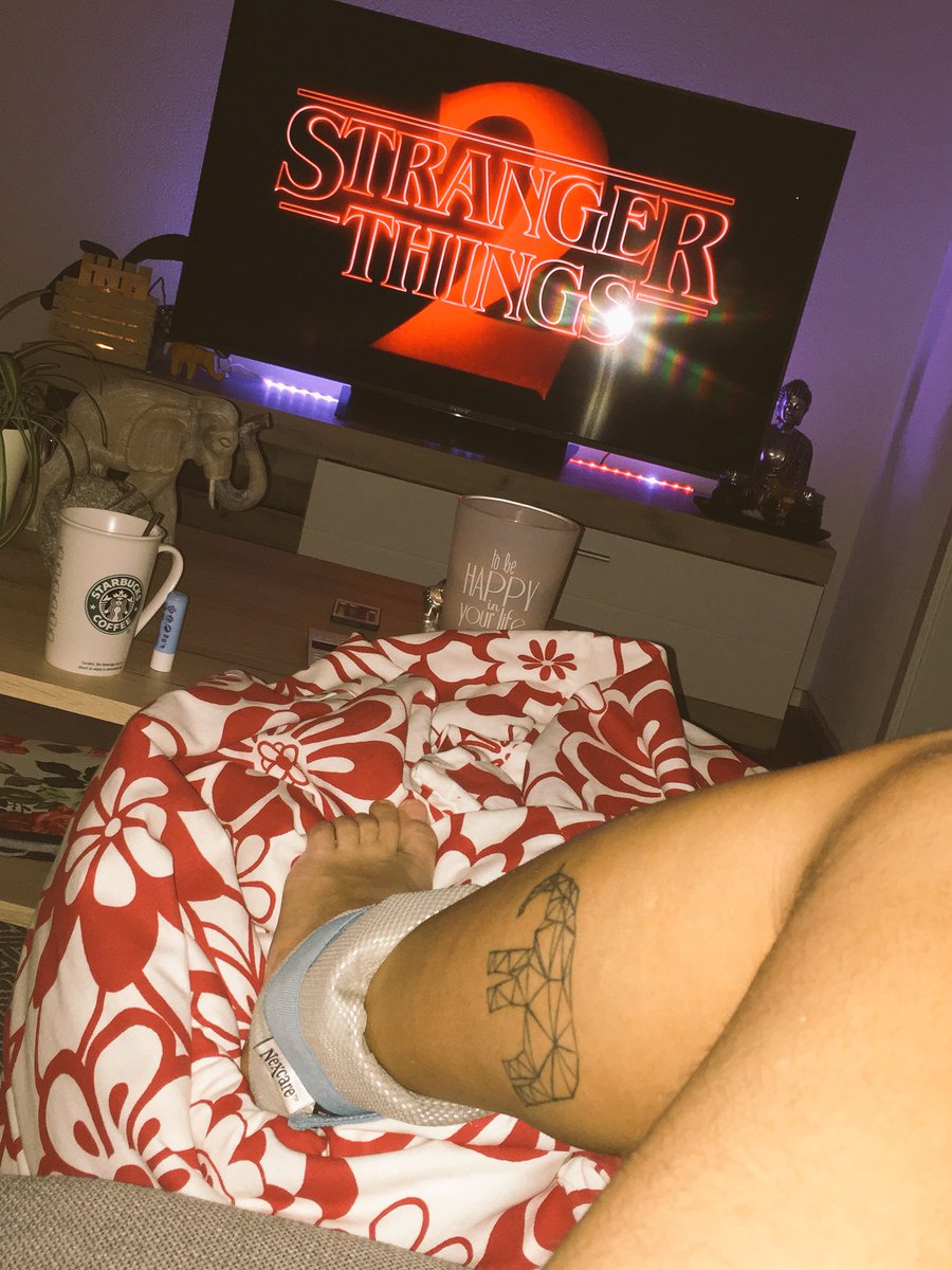 smaia89's tweet photo. You know you’re a #spoonie when : #EDS #MayThurnerSyndrome #EhlersDanlosSyndrome #zebrafighter • my joints go out more than I do. https://t.co/l17K0iwrDu