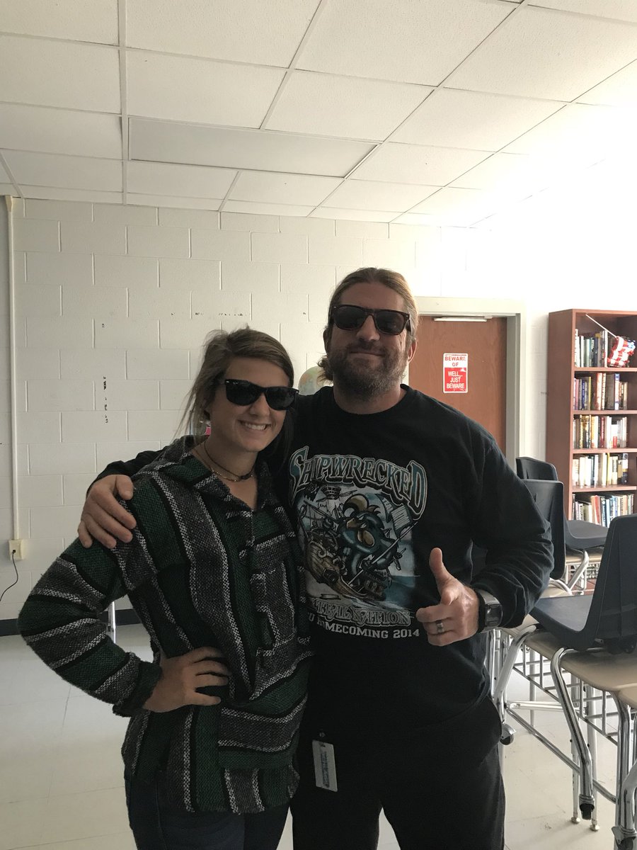 SharksSB's tweet photo. Softball Halloween inter-squad scrimmage...and KG came to school dressed as her coach. #softballclass https://t.co/zIqBJuSRuj