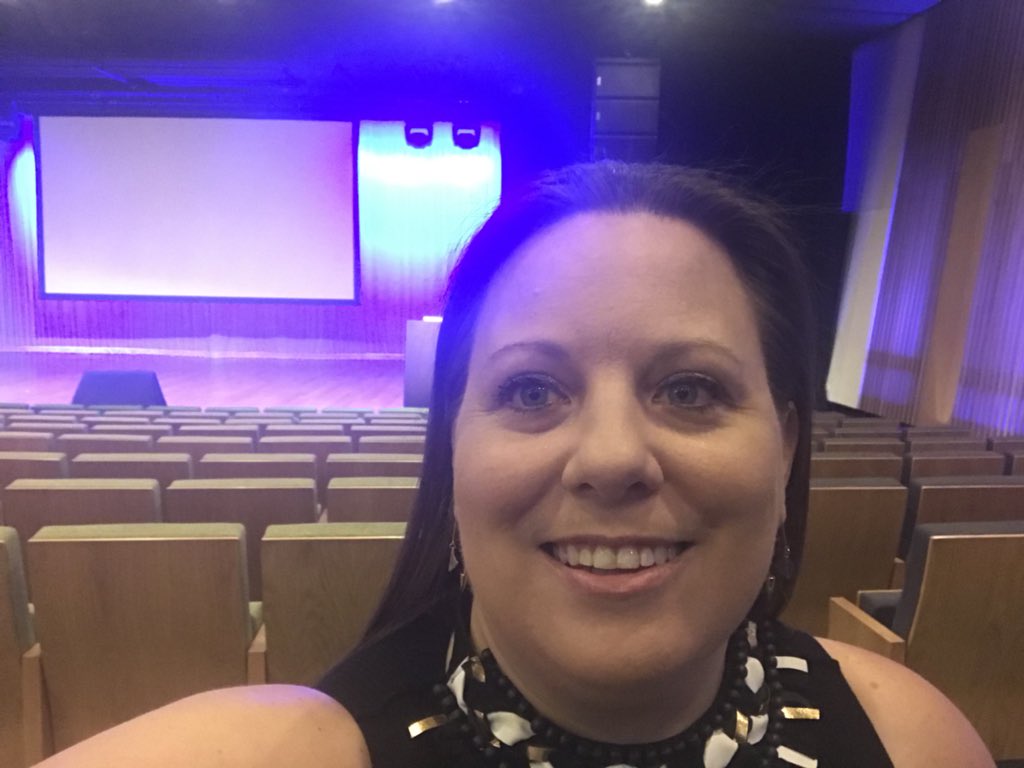 lisarenneisen's tweet photo. All set up and ready to go for #EMSA17. This is my 11th email marketing summit. #emailnerd https://t.co/oPDgNasG0m