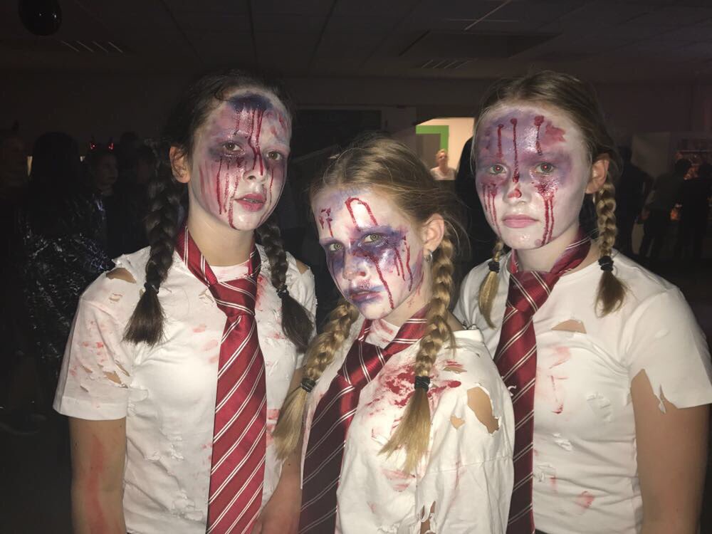 Ze waren vorig jaar al gruwelijk maar dit jaar......!!! #Halloween #schoolfeest
