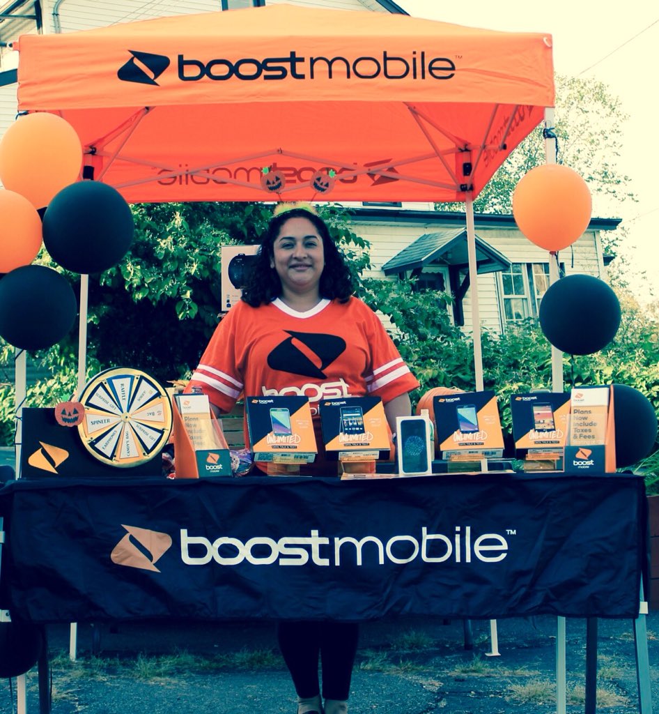Coolwear_CLC's tweet photo. 🎃👻 Switch to Boost Mobile....#HappyHalloween #hyperlinkusa #hyperlinkevent #HyperSidewalk #BoostMobile @boostmobile @AntHyperlink https://t.co/8xDZx4gKNh