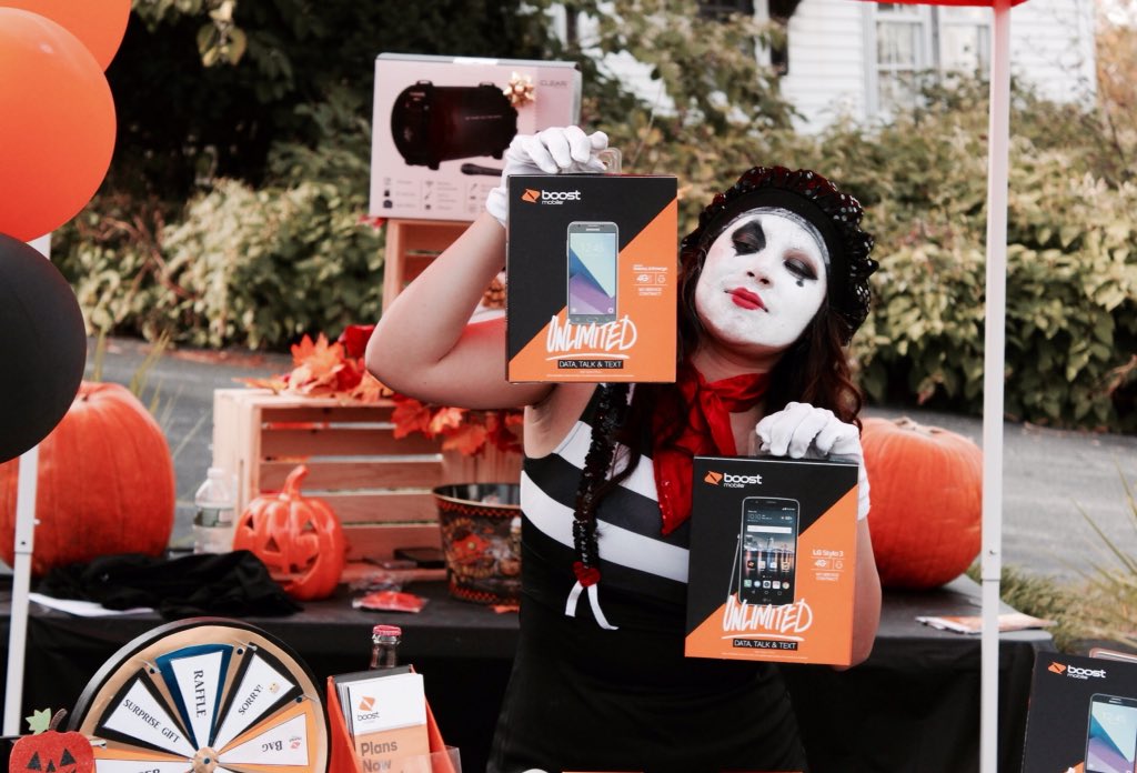 Coolwear_CLC's tweet photo. 🎃👻 Switch to Boost Mobile....#HappyHalloween #hyperlinkusa #hyperlinkevent #HyperSidewalk #BoostMobile @boostmobile @AntHyperlink https://t.co/8xDZx4gKNh