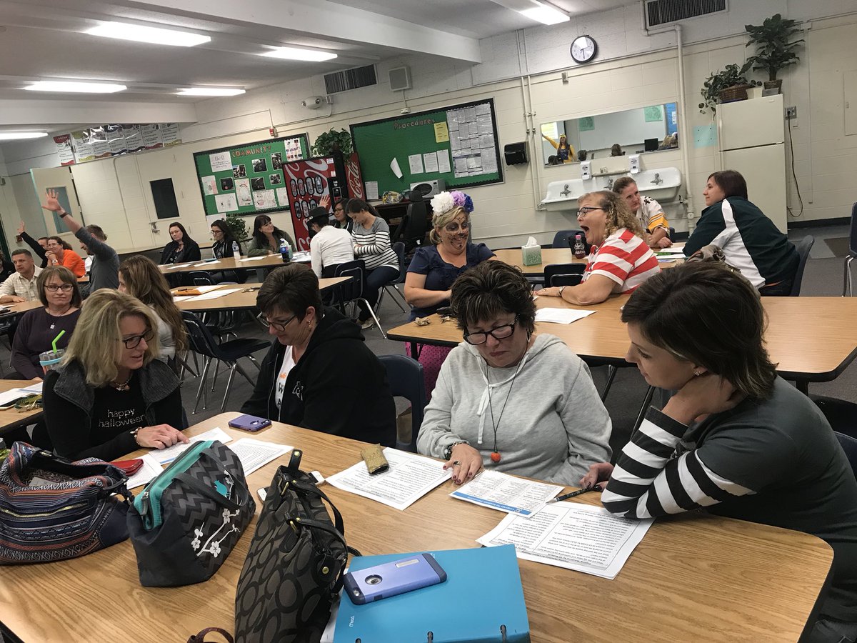 MonarchsMoore's tweet image. Language for Academic Discussions is action! #ELlearning #scaffoldforsuccess