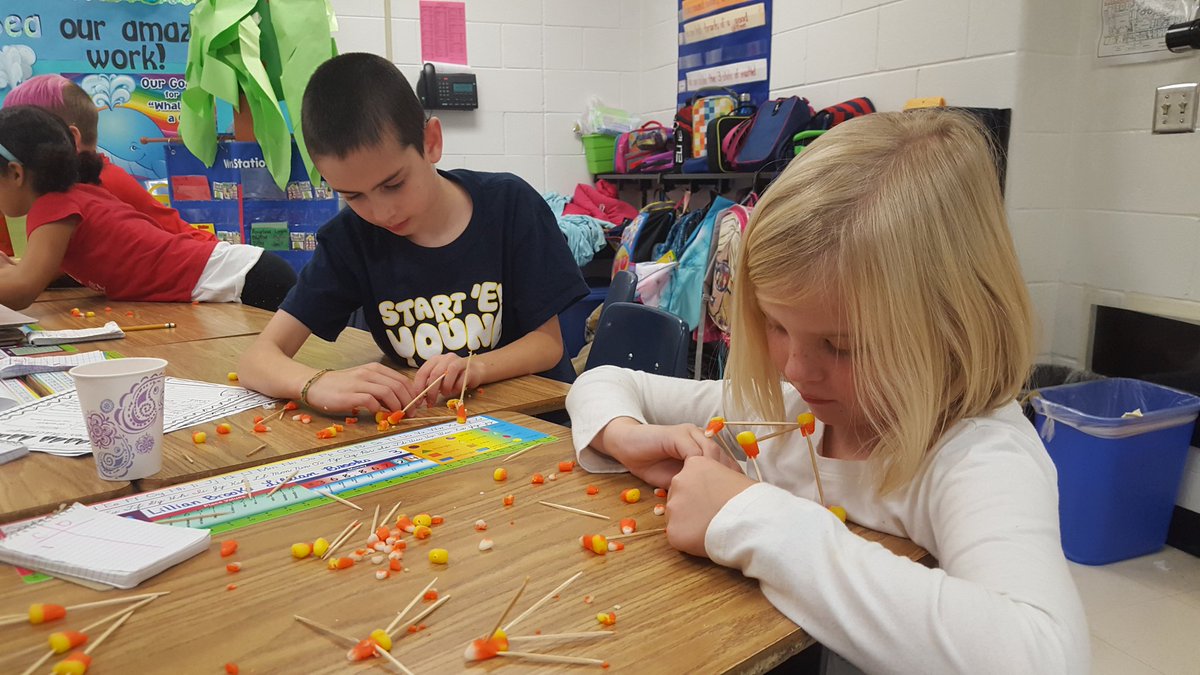 CFESMsLove's tweet photo. Candy Corn #STEM challenge! Ss observed that candy corn is "fragile" #Halloween #2ndgradefun #shapes #geometry #coltsquest @cfescolts https://t.co/kE27YTcr6b