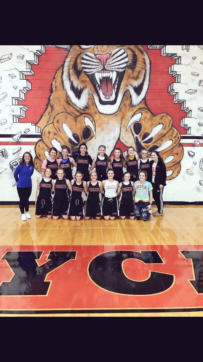 gghhhhttk's tweet photo. Big thank you to @paiger_major for having me down to speak to the Pendleton County girls basketball team! https://t.co/mJxccH0yH1