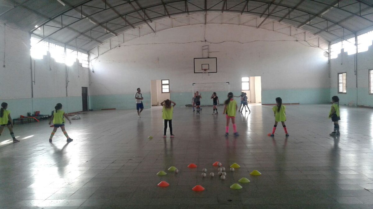 FerroNorteHC's tweet photo. Entrenamiento del martes 24/10 Y cumple de Valentinaaa!!! Feliz cumple!!!😊💚💙💚💙 https://t.co/OmWVLQmXAT