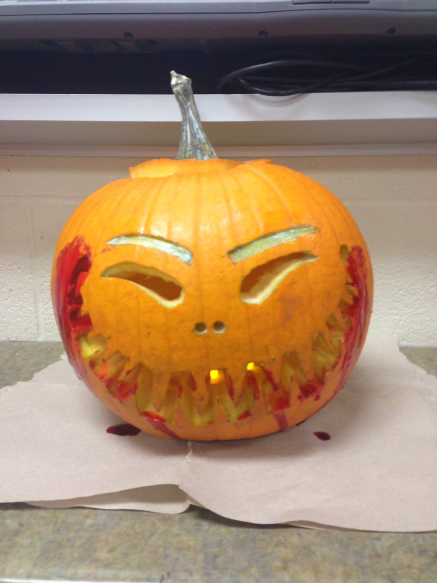 LDubsGatestone's tweet image. Pumpkin Carving Contest! #colourchallenge #class78