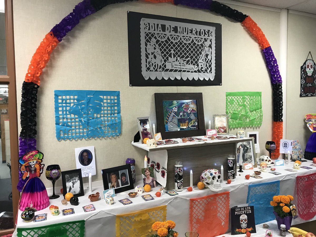 expensivehelper's tweet photo. Preparing the altar for #DiaDeLosMuertos #highlineproud #highlineschools https://t.co/8GqiUoChWA