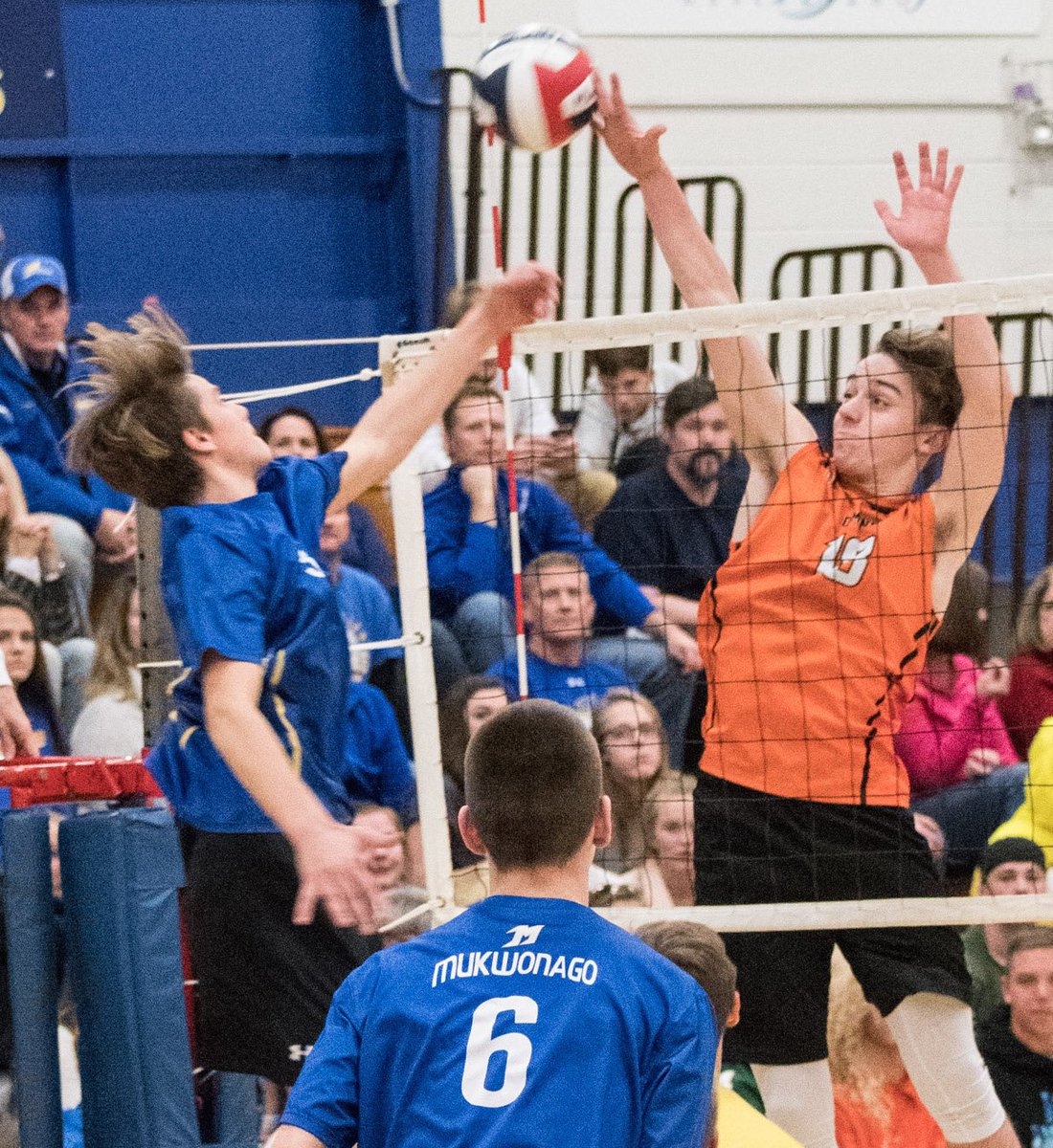 mikeramczyk17's tweet photo. BOYS VOLLEYBALL: Burlington def. Mukwonago, 25-21, 27-25, 25-18. #DemonFam advances to Thursday's sect final. @drew_pesick @TreyKrause3 https://t.co/mkBL0JulPK