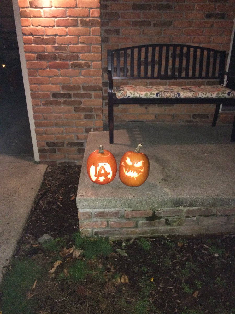 smbrandon80's tweet photo. #WorldSeries2017 #Dodgers #DodgersVsAstros 
Lucky pumpkin 🎃🎃⚾️🏆 https://t.co/NVzZlX6kfb
