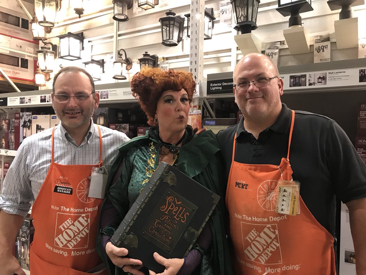 Spent some time with my team working this hallow eve 2662 Happy Halloween <a href="/DanielleKida1/">Danielle Dion Korell</a> <a href="/amyboyer71/">Amy boyer</a> <a href="/WorrellJay/">Jay Worrell</a> <a href="/andrew_harto/">Andrew Harto</a>