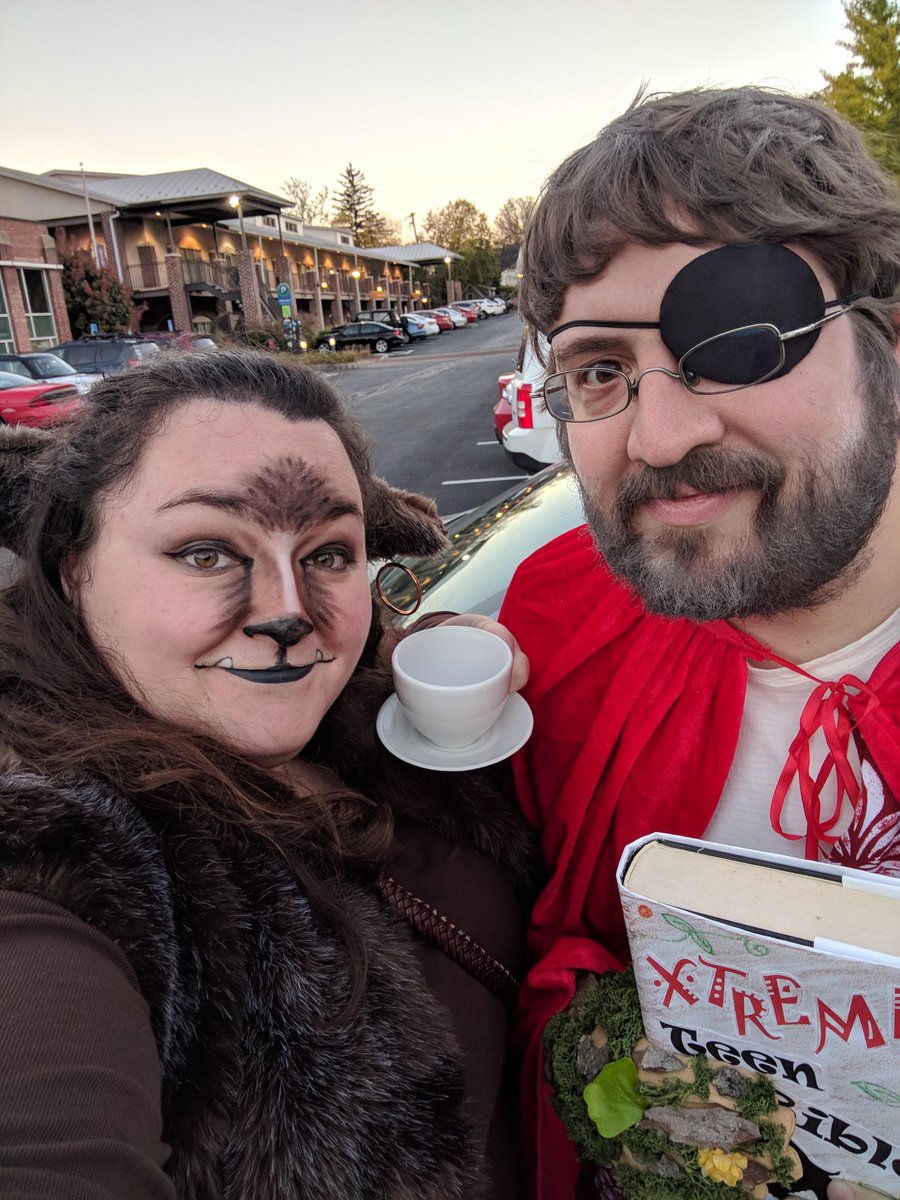 PotatoMolotov's tweet photo. "You threw my dog in the fire!" #hugbear #cosplay #thezonecast #HappyHalloween https://t.co/ukIxpJfUFa