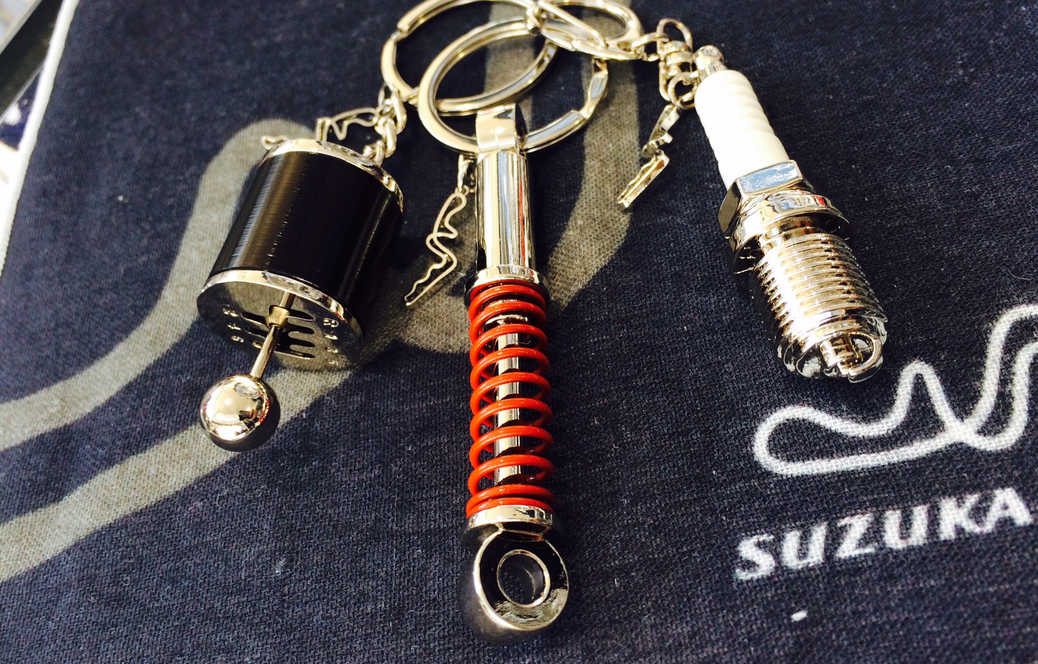 Amazon.co.jp: 鈴鹿サーキット イニシャルキーホルダー アクリル