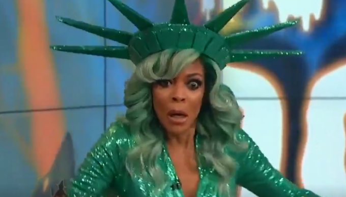 Phedu_m's tweet photo. #WendyWillams , that bitch took “how you doin🤷🏾‍♀️” to another level 🙆🏽😱 #WendyWilliamsShow #WendyWilliamschallenge https://t.co/0EdSUkuBxo