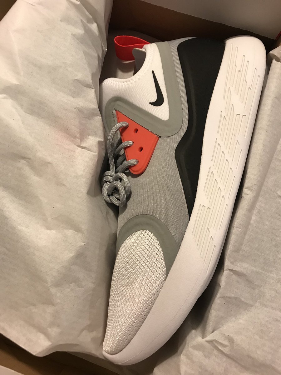 Section6ix's tweet image. DS size 11
$50 + shipping
Please RT
#RetailTuesday @RetailTuesday