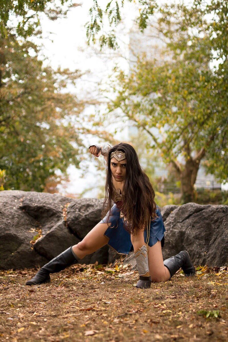 arta_pg's tweet photo. Amazing work of my fabulous friend @geromeyeooo #WonderWoman #HappyHalloween2017 @GalGadot @justiceleaguewb @WonderWomanFilm https://t.co/HXuOpJmFnX
