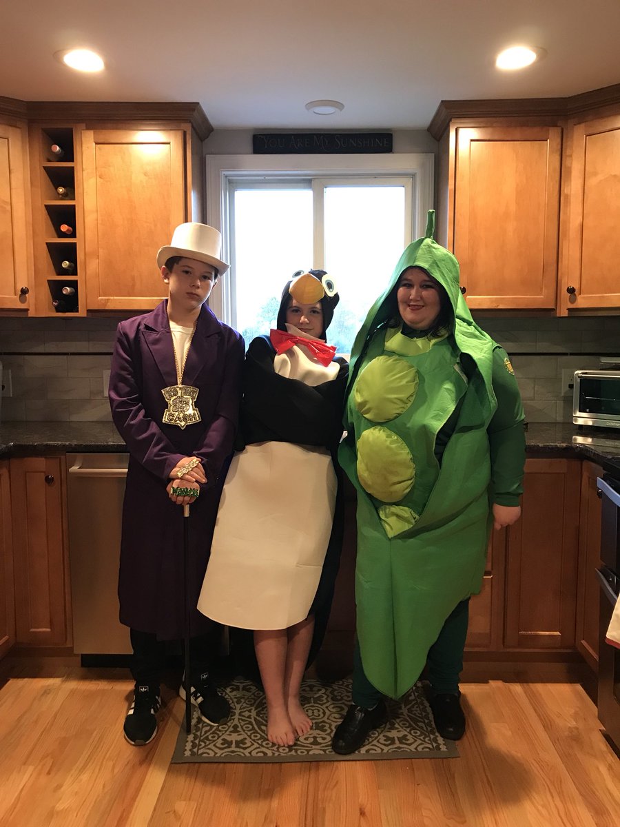 tkbreeden's tweet photo. Who cries at Halloween? #theirmom. #staylittle @HakunaMessina @kiwikate05 @breedenjames03 https://t.co/2qe9b75aJ1