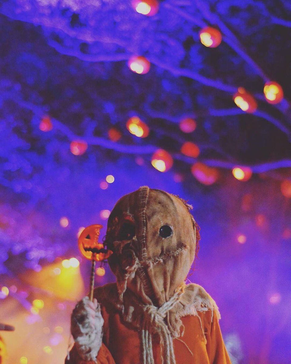 TuckBeck's tweet photo. But What Would Be Halloween, Without A HallowScare... A HallowScare From Me. Happy Halloween!!! #Halloween #HalloweenBucketList 😈 https://t.co/KoWyBpKED1
