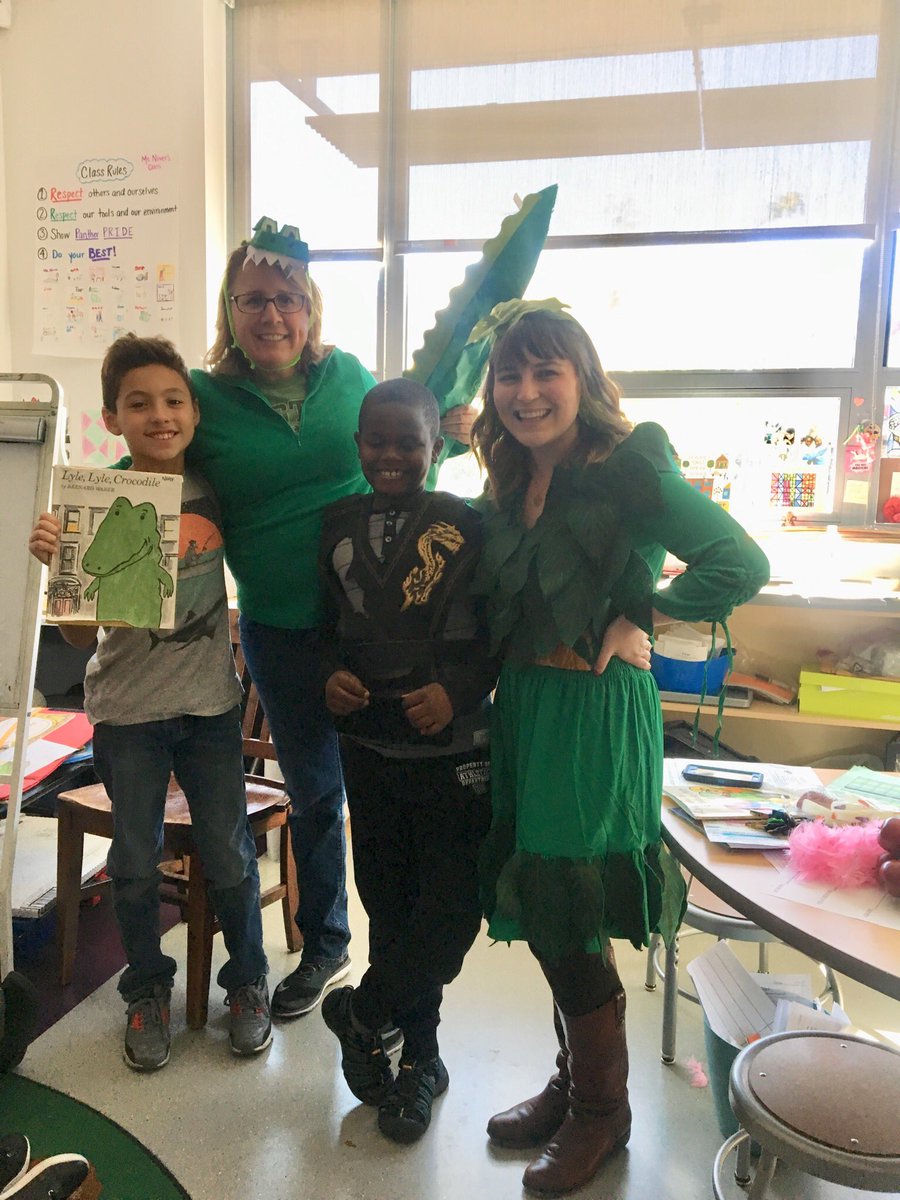 MsNover14's tweet photo. Such an amazing way to build community through reading! 📚 Love how Ms. Brogioli brought wonderful fourth grade guest readers! @CHCSPTA https://t.co/o4NS8kQ1eb