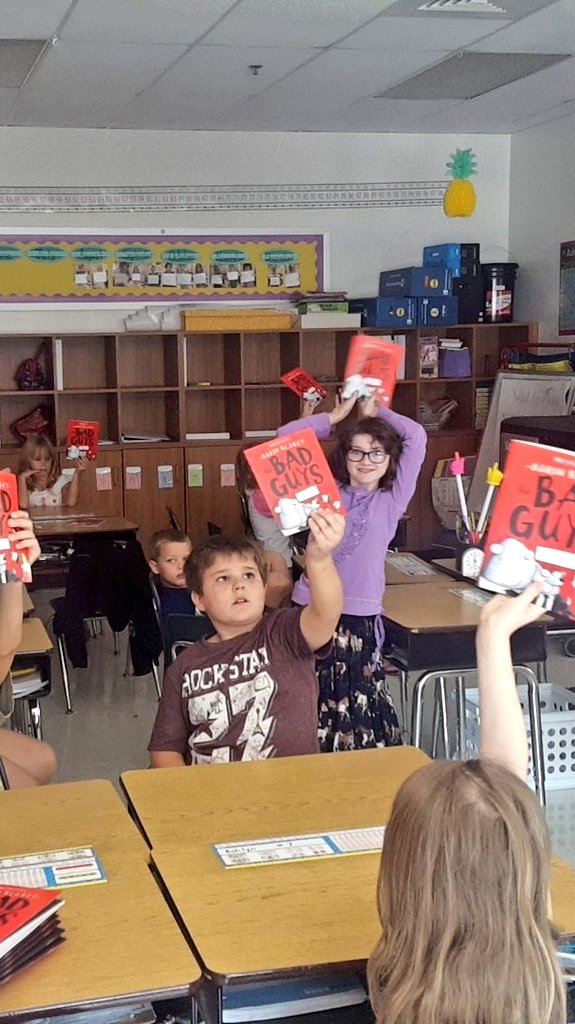LeahMaconochie's tweet photo. We are so excited about our free books from @ScholasticClub . #reading #freebooks #love #unionrxi https://t.co/En1RJQXfvy
