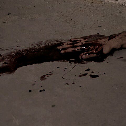 ❝Usted simplemente no puede dejar que me vaya, ¿verdad? Esto es lo que sucede cuando una fuerza imparable se topa con un objeto inmóvil.❞