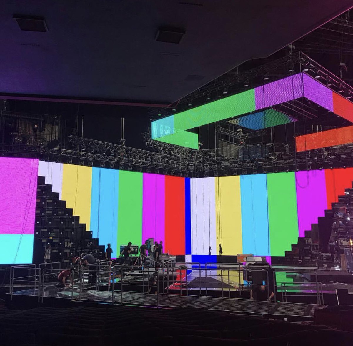 NMA_Edition's tweet photo. Les répétitions commenceront dans quelques jours! Le plateau se prépare! 😍 #NMA cc @SoleGOff https://t.co/nD2JapykGC
