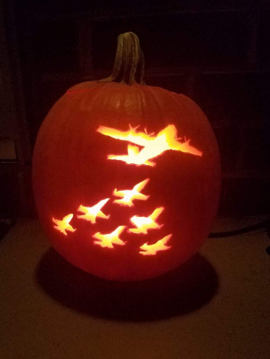 Happy Halloween 👻 who else is celebrating with an #airshow theme?

Shoutout to Lizzy in Jacksonville for her #BlueAngels jet-o-lantern 🎃✈️