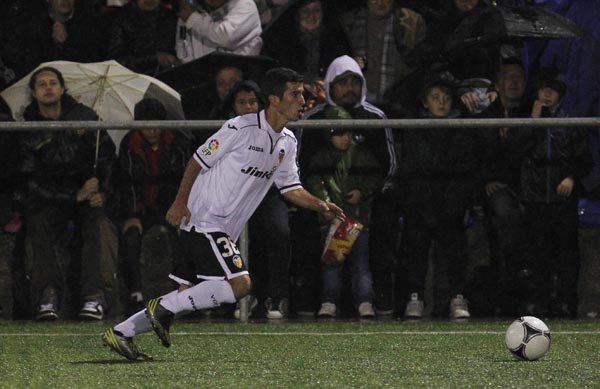 jose_gaya's tweet photo. Hoy hace 5 años de mi debut. Feliz y orgulloso de seguir vistiendo esta camiseta. ⚪️⚫️ https://t.co/tx09Vlnm4W