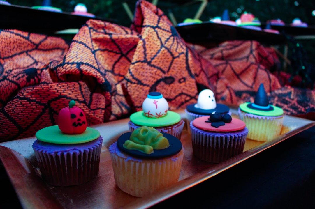 PandaCatering's tweet photo. Happy Halloween from the Panda Catering Team 👻🎃 https://t.co/RnWnvQOaXu