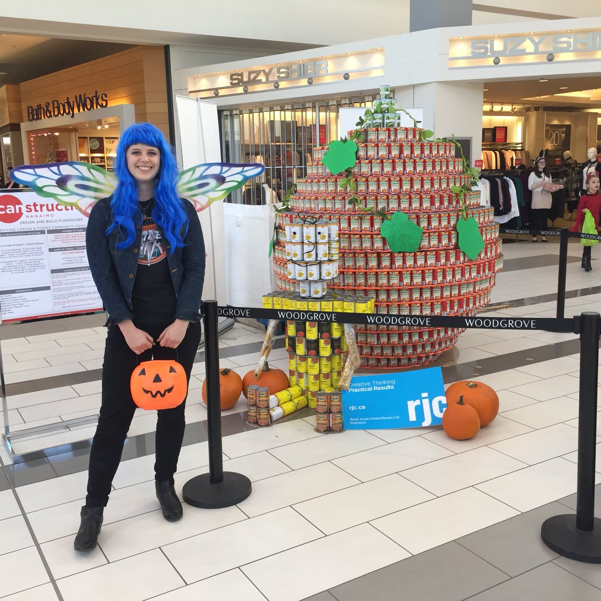 MarkGChilds's tweet photo. .@RJC_Engineers seeing some great #costumes at @WoodgroveCentre for #Halloween2017 #NanCan2017 #TrickOrTreat #Canstruction https://t.co/oQ6wJete2O