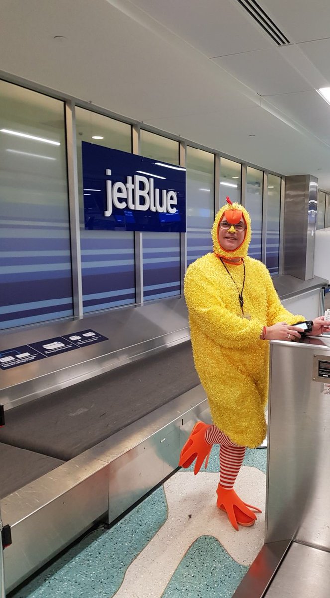 YQRamos's tweet photo. Lobby Boo 🎃 #JetbooFLL #Jetblue #Florida @HelloJetBlue @JetBlue https://t.co/jKsQnREZw7