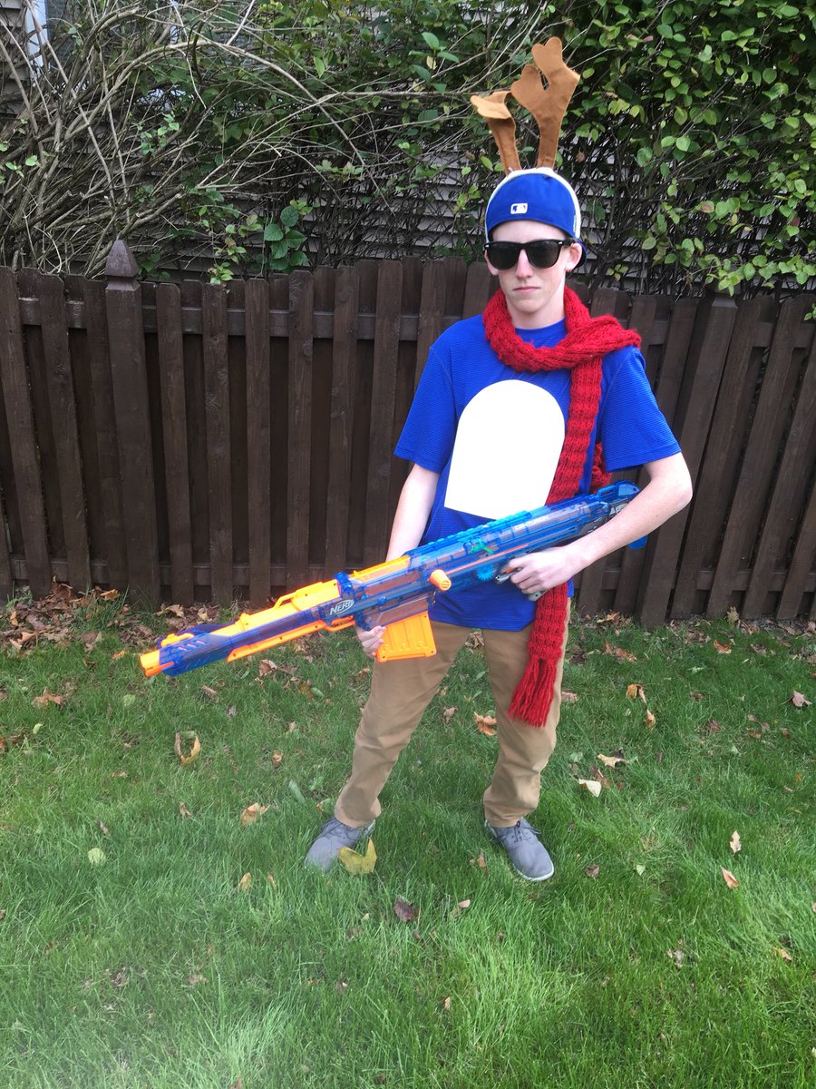 Treevor29's tweet image. “The Dream Team Reserves”
@MrFruitYT @Rhabby_V @BlueWestlo @Aaerios @Dorkshadow @SHARKK_TOOTH