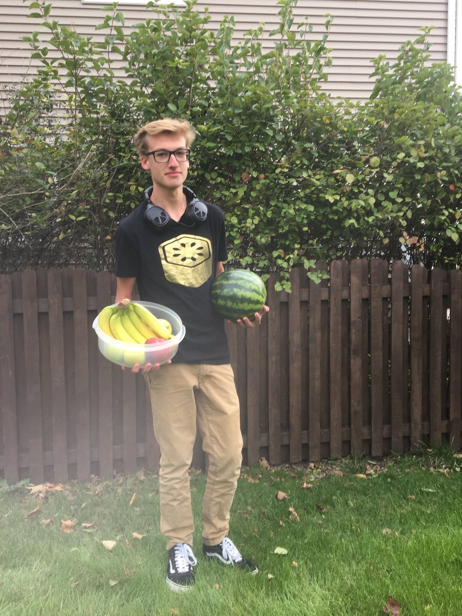 Treevor29's tweet image. “The Dream Team Reserves”
@MrFruitYT @Rhabby_V @BlueWestlo @Aaerios @Dorkshadow @SHARKK_TOOTH