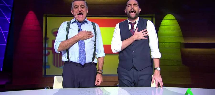 VÍDEO | ¡Atención! porque esta sí que es "la versión buena" del himno de España: atres.red/negbq2 #elintermedio