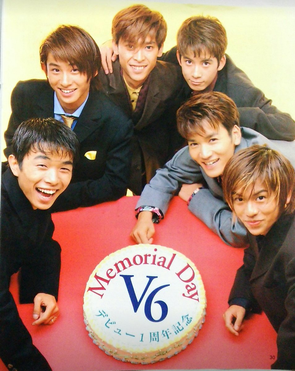 はるるん おはよーございます 17年11月1日の朝です ㅅ V6 22周年おめでとう 1周年 10周年 周年を経て今日から23年目に 奇跡の6人はここからもあの上もっともっと上へと歩いていくでしょう 私たちファンもその背中を付いていくだけ