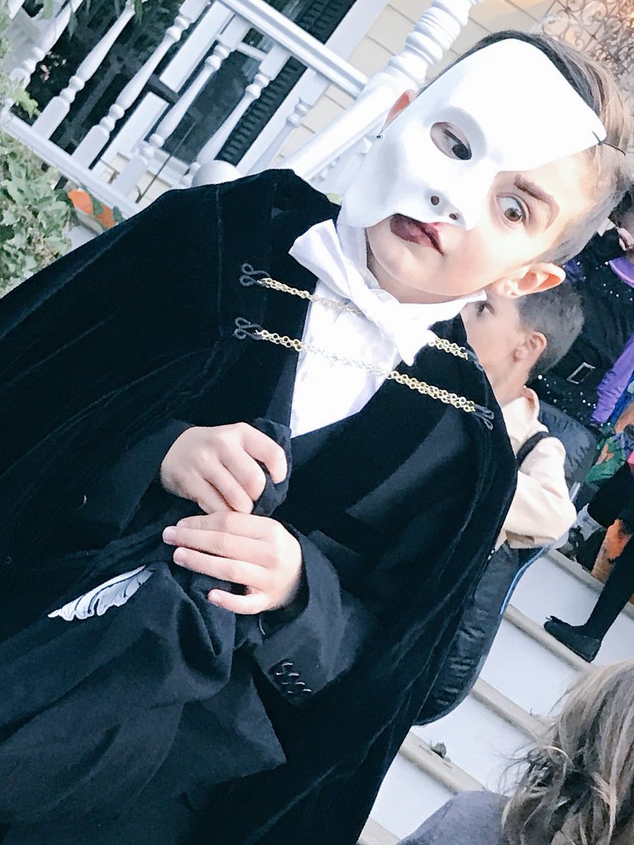 The Phantom and I wish you all a very happy and safe Halloween!
#phantomoftheopera #trickortreat