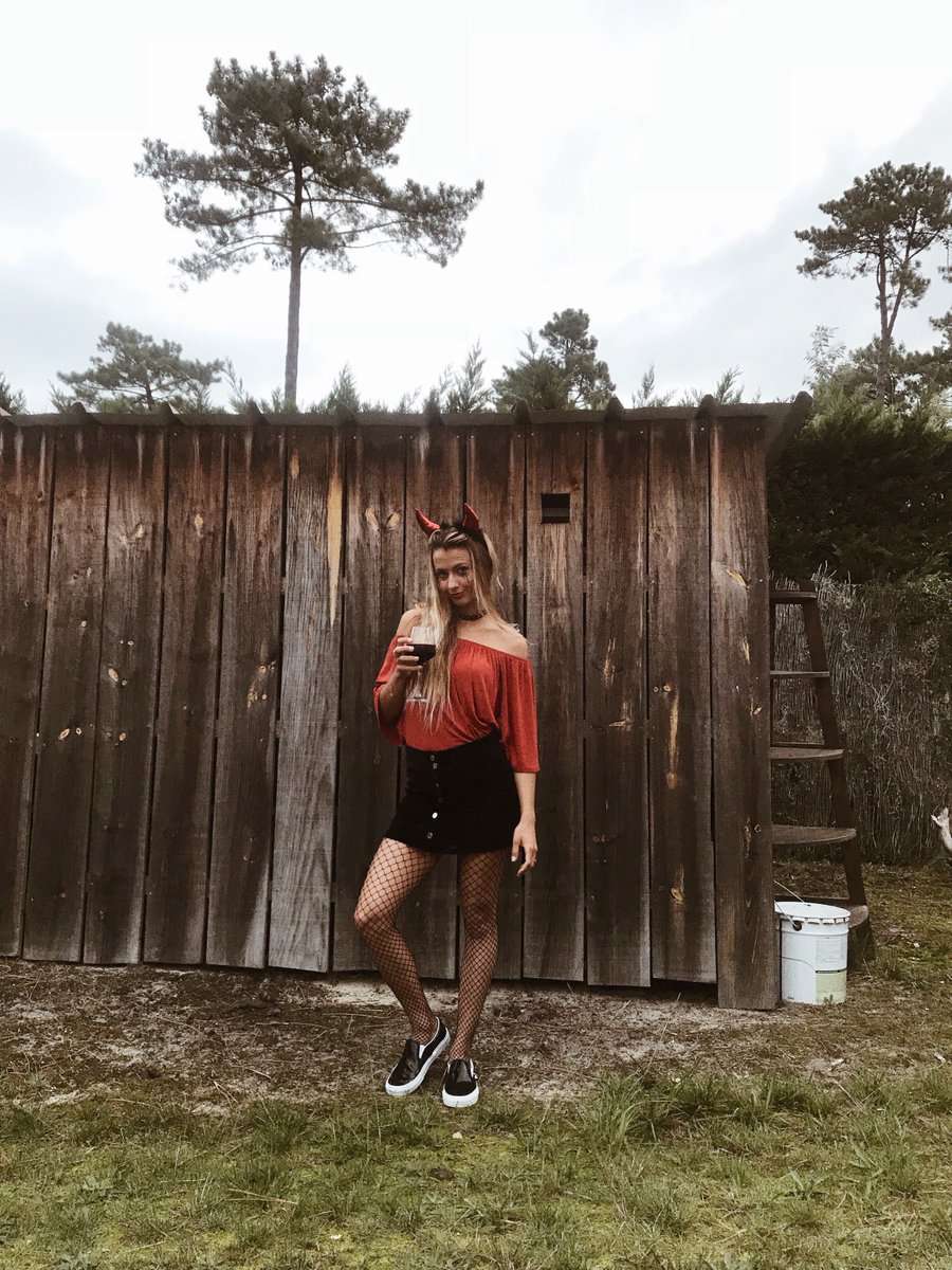 Happy Halloween from our babes, <a href="/Elenahight/">Elena Hight</a> &amp; <a href="/FollowTheMaud/">Maud Le Car</a>! #TrueToThis #TrickorTreat 🎃